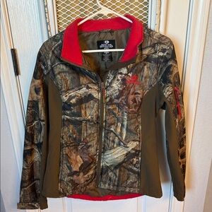 Mossy Oak Camouflage Jacket with Red Highlights